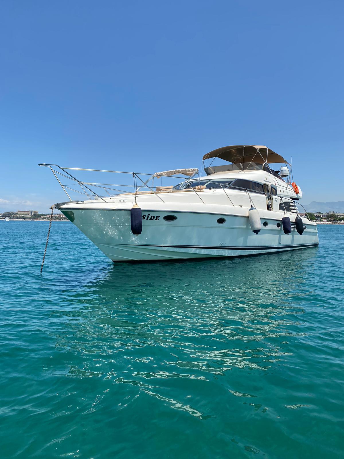 Side Yacht Rental – Private Moonlight Yacht Experience